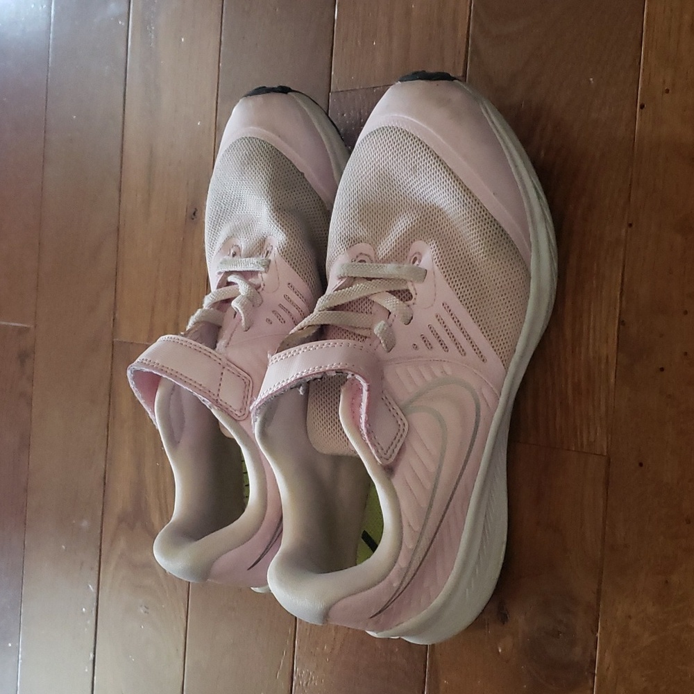 Nike star runner sneakers 2.5 youth